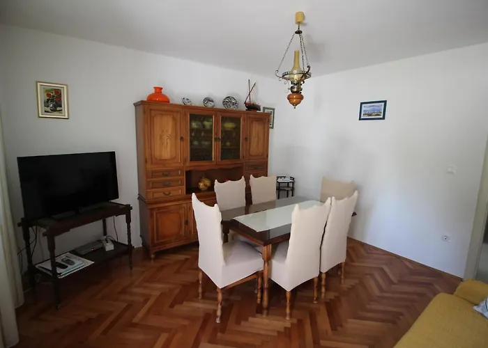 Διαμέρισμα Antea Τρογκίρ