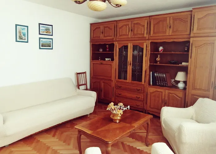 Antea Τρογκίρ