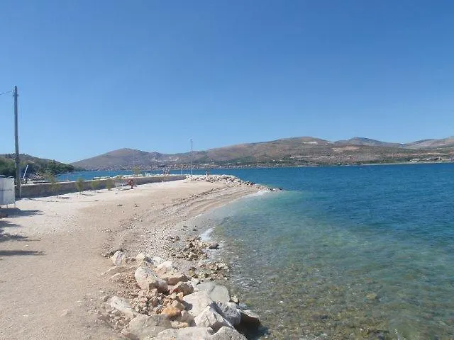 Διαμέρισμα Antea Τρογκίρ