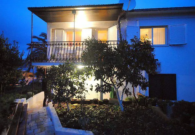 Διαμέρισμα Antea Τρογκίρ